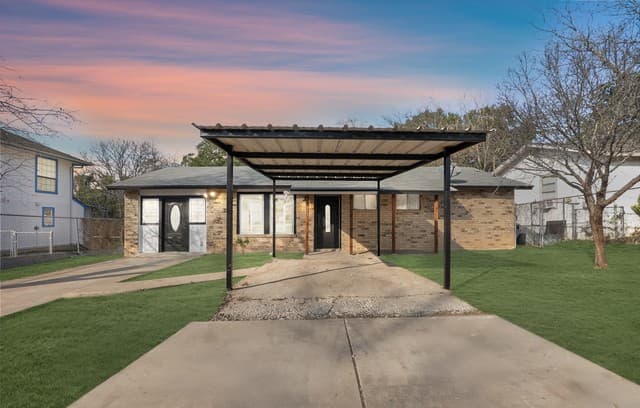 3-bedroom rental at 2227 Hicks Ave in San Antonio, TX — photo 1