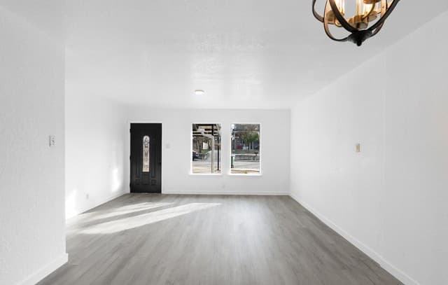 3-bedroom rental at 2227 Hicks Ave in San Antonio, TX — photo 4