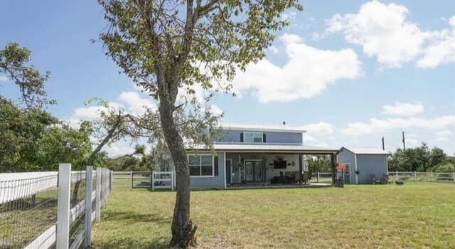 3-bedroom rental at 8451 Ranch Road 965 in Fredericksburg, TX — photo 2