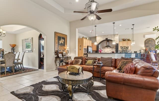 4-bedroom rental at 18907 Calle Cierra in San Antonio, TX — photo 5