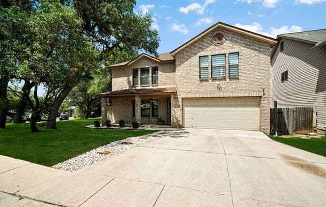 4-bedroom rental at 9302 Limestone Hl in San Antonio, TX — photo 2