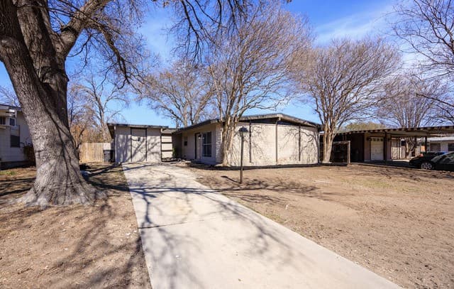 3-bedroom rental at 5119 Village Crst in San Antonio, TX — photo 1