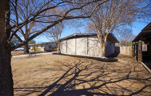 3-bedroom rental at 5119 Village Crst in San Antonio, TX — photo 4