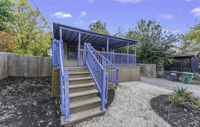 3-bedroom rental at 114 Teresa in San Antonio, TX — photo 4