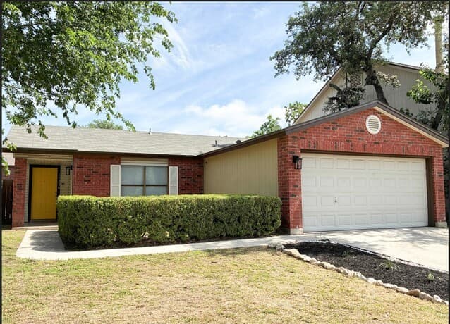 3-bedroom rental at 11338 Candle Park in San Antonio, TX — photo 1