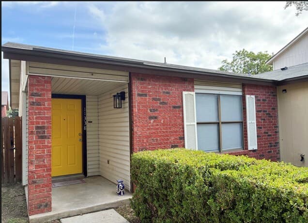 3-bedroom rental at 11338 Candle Park in San Antonio, TX — photo 4