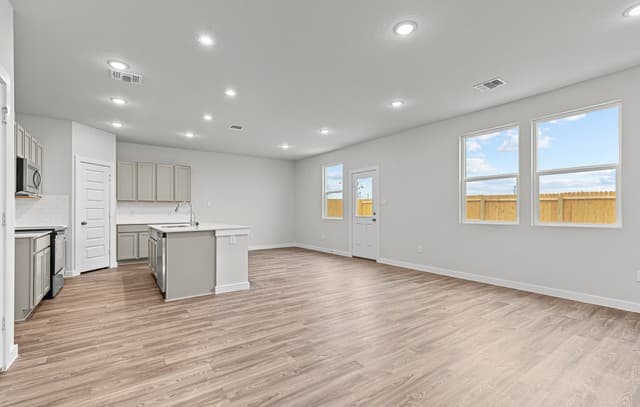 4-bedroom rental at 9943 Chavaneaux Lndg in San Antonio, TX — photo 4