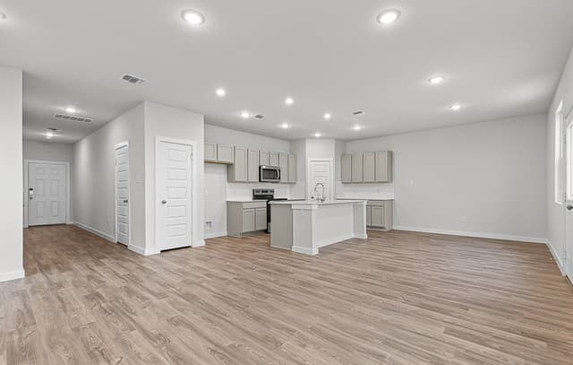 4-bedroom rental at 9943 Chavaneaux Lndg in San Antonio, TX — photo 5