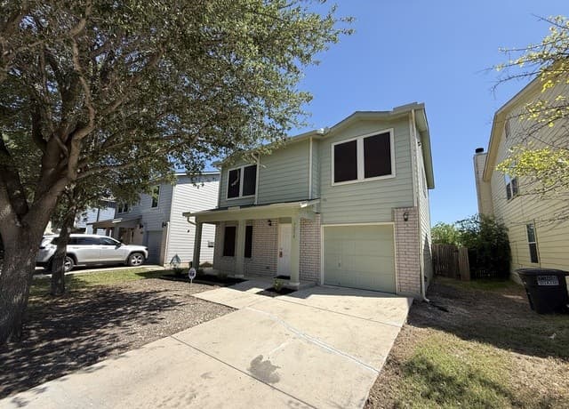 3-bedroom rental at 7238 Azalea Square in San Antonio TX