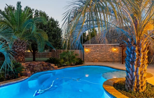 5-bedroom rental at 9715 Wind Gate Pkwy in San Antonio, TX — photo 3