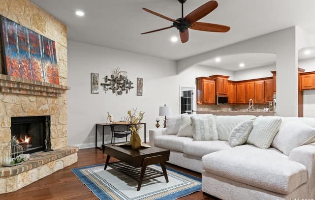 5-bedroom rental at 9715 Wind Gate Pkwy in San Antonio, TX — photo 4