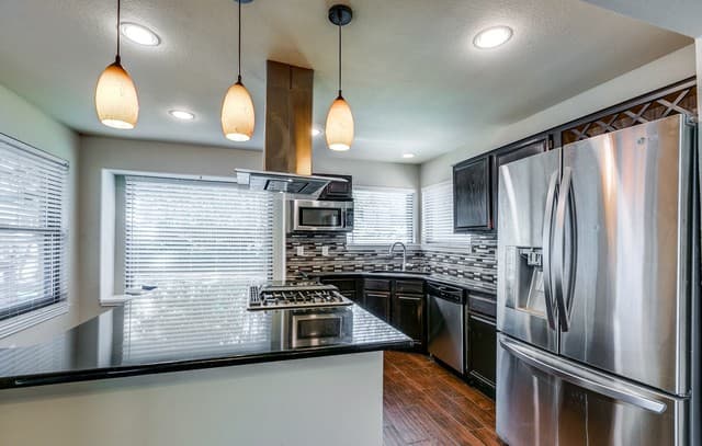 4-bedroom rental at 7538 Tantivity in San Antonio, TX — photo 3