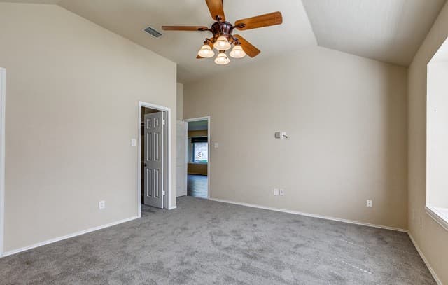 4-bedroom rental at 7538 Tantivity in San Antonio, TX — photo 5