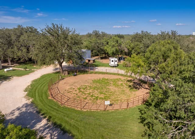 4-bedroom rental at 175 Quail Creek Dr. in Lytle, TX — photo 2