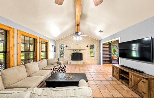 4-bedroom rental at 175 Quail Creek Dr. in Lytle, TX — photo 5