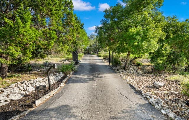 4-bedroom rental at 24710 Pack Saddle Trl in San Antonio, TX — photo 4