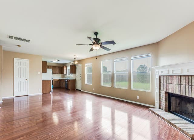 3-bedroom rental at 8006 Misty Bluff in San Antonio, TX — photo 4