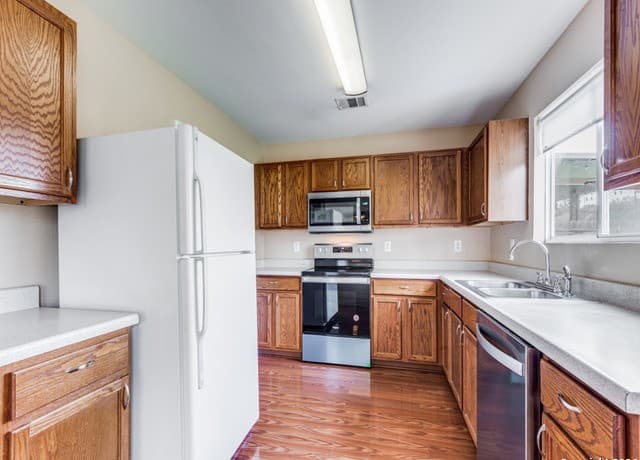 3-bedroom rental at 8006 Misty Bluff in San Antonio, TX — photo 5
