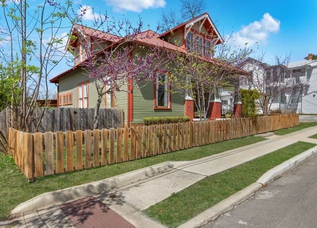 3-bedroom rental at 421 Spofford Ave in San Antonio, TX — photo 4