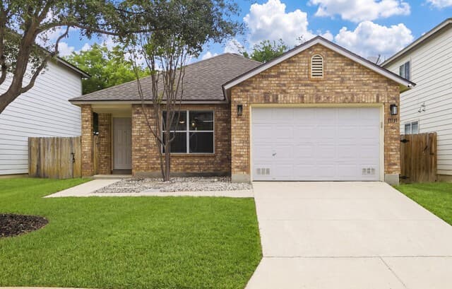 3-bedroom rental at 11131 Vollmer in San Antonio, TX — photo 1