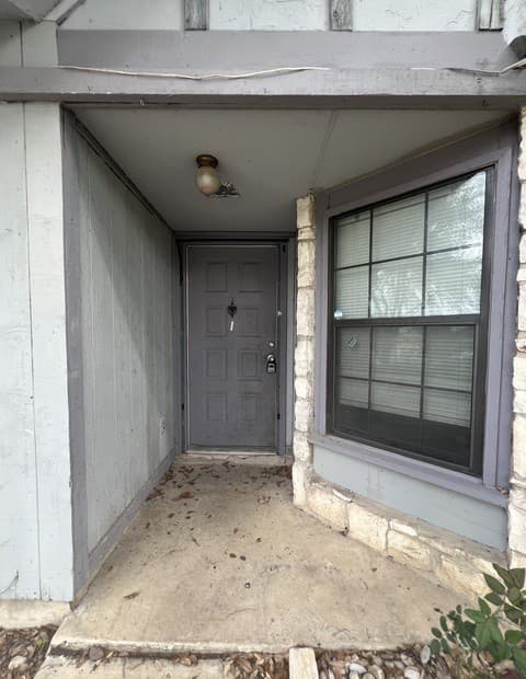4-bedroom rental at 4970 Dare Ln in San Antonio, TX — photo 4