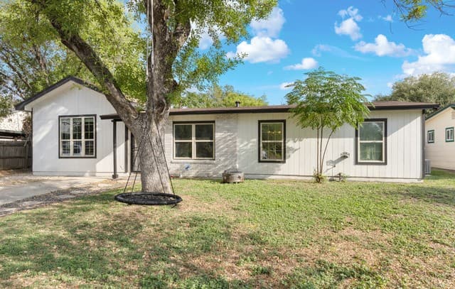 3-bedroom rental at 519 Sandalwood in San Antonio, TX — photo 1
