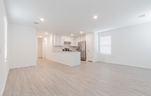 3-bedroom rental at 9447 Tarbutton Trl in San Antonio, TX — photo 2
