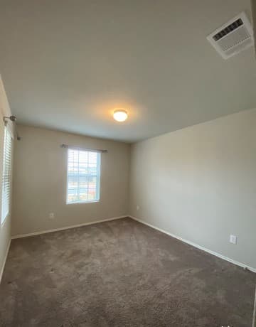 3-bedroom rental at 10410 Waverunner in Converse, TX — photo 4