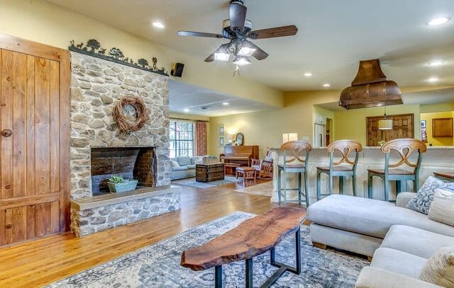 4-bedroom rental at 17118 Sugar Crest Dr in San Antonio, TX — photo 4
