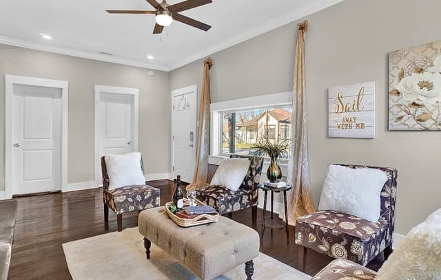 3-bedroom rental at 1013 N Palmetto in San Antonio, TX — photo 4