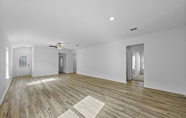 4-bedroom rental at 4007 Lena Gardens in Von Ormy, TX — photo 4