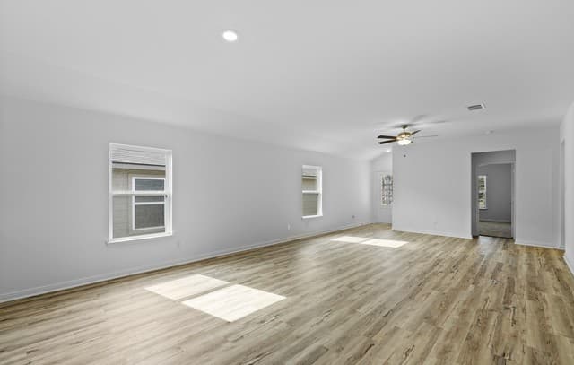 4-bedroom rental at 4007 Lena Gardens in Von Ormy, TX — photo 5