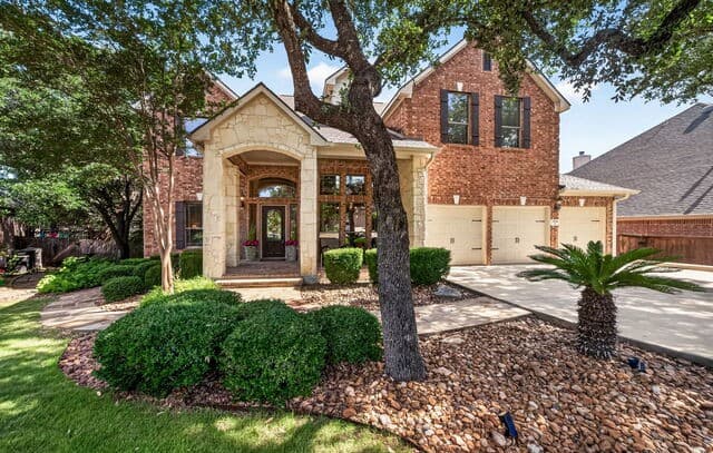 4-bedroom rental at 8706 Silver Rock in San Antonio, TX — photo 3
