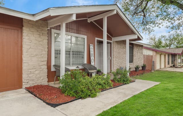 4-bedroom rental at 7806 Glen Sides in San Antonio, TX — photo 5
