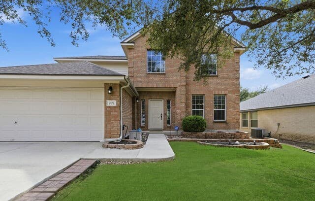 4-bedroom rental at 209 Summit View in Cibolo, TX — photo 1