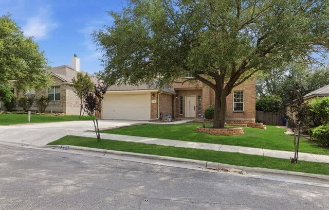 4-bedroom rental at 209 Summit View in Cibolo, TX — photo 3