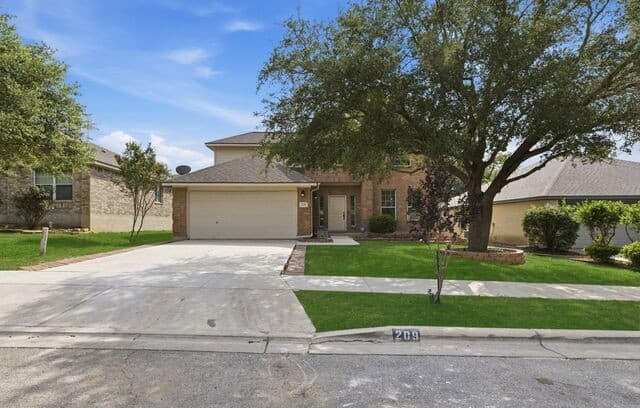 4-bedroom rental at 209 Summit View in Cibolo, TX — photo 4