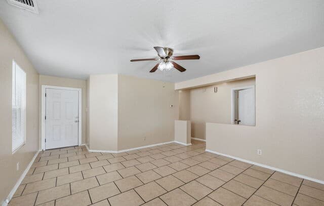 3-bedroom rental at 7347 Booker Bay in San Antonio, TX — photo 3