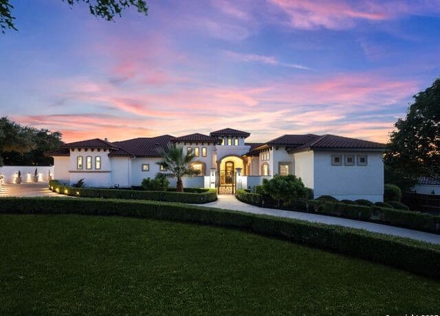 4-bedroom rental at 131 Champions Bend in San Antonio, TX — photo 1