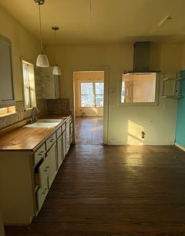 3-bedroom rental at 942 W Lynwood in San Antonio, TX — photo 3