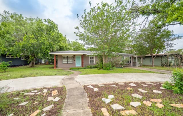 3-bedroom rental at 636 Rittiman Rd in Terrell Hills, TX — photo 1