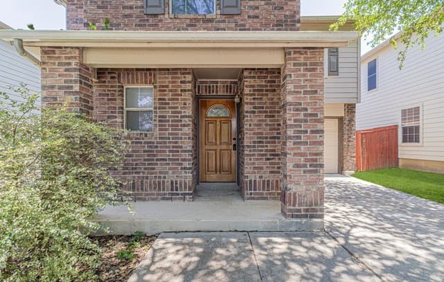 3-bedroom rental at 16122 Barrel Run in San Antonio, TX — photo 3