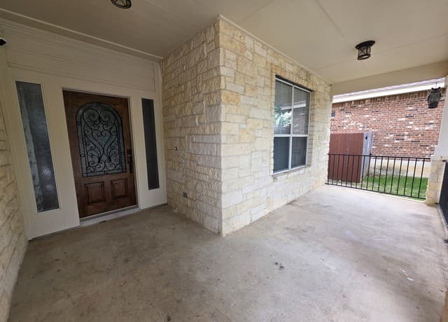 4-bedroom rental at 8514 Driftwood in San Antonio, TX — photo 3