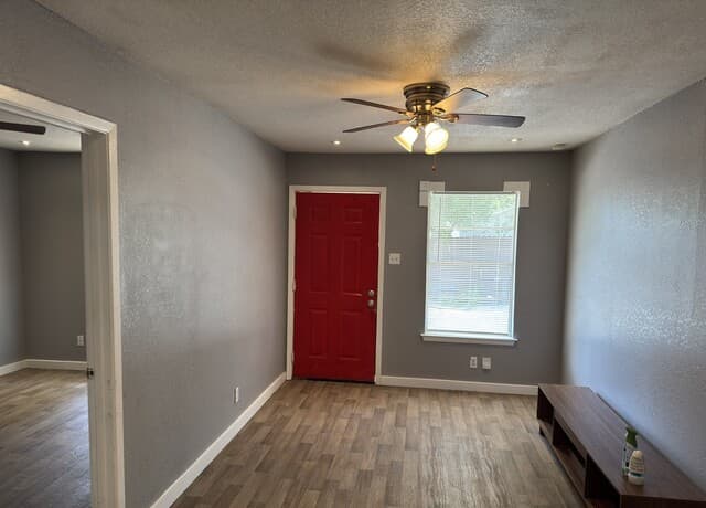 1-bedroom rental at 3614 Neer Unit 7 in San Antonio, TX — photo 2