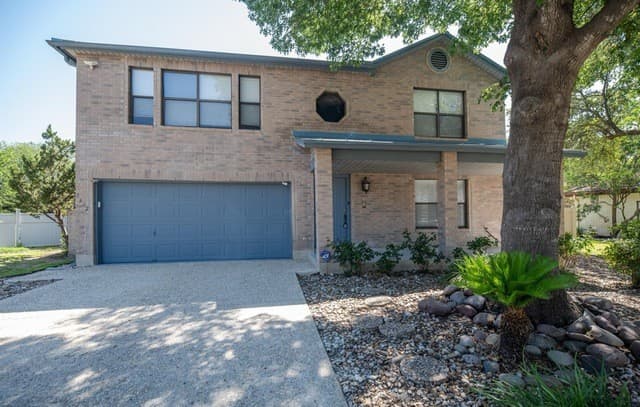 4-bedroom rental at 7422 Ben Crenshaw Ct in San Antonio, TX — photo 3