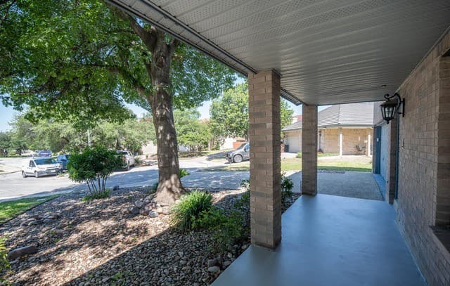 4-bedroom rental at 7422 Ben Crenshaw Ct in San Antonio, TX — photo 4