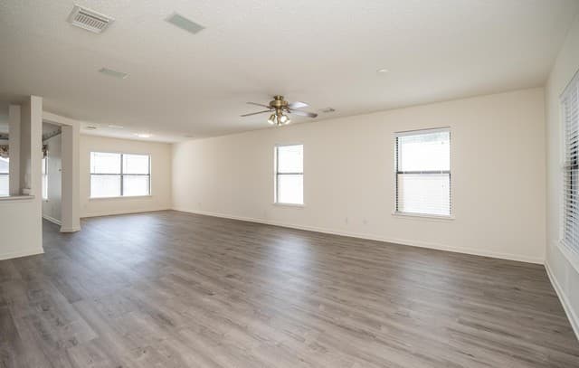 4-bedroom rental at 7422 Ben Crenshaw Ct in San Antonio, TX — photo 5