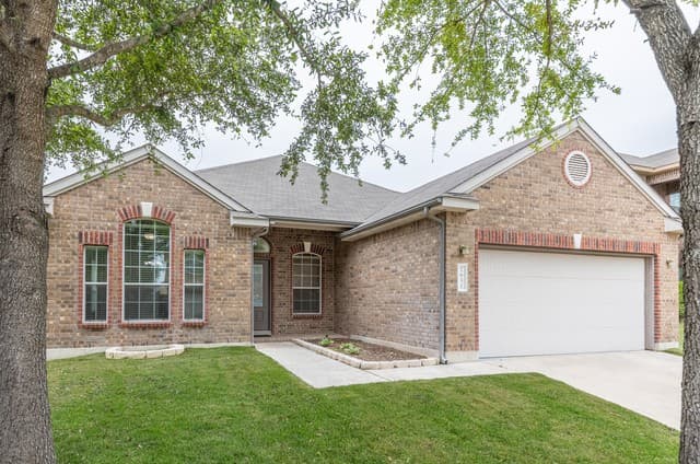 4-bedroom rental at 7651 Mission Ledge in Boerne, TX — photo 3