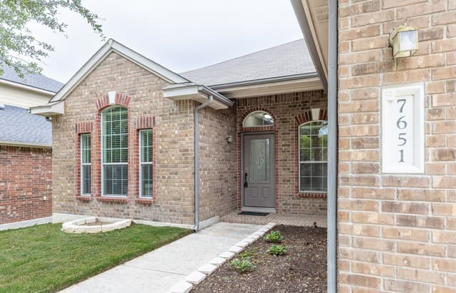4-bedroom rental at 7651 Mission Ledge in Boerne, TX — photo 4
