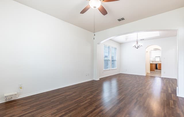 4-bedroom rental at 7651 Mission Ledge in Boerne, TX — photo 5